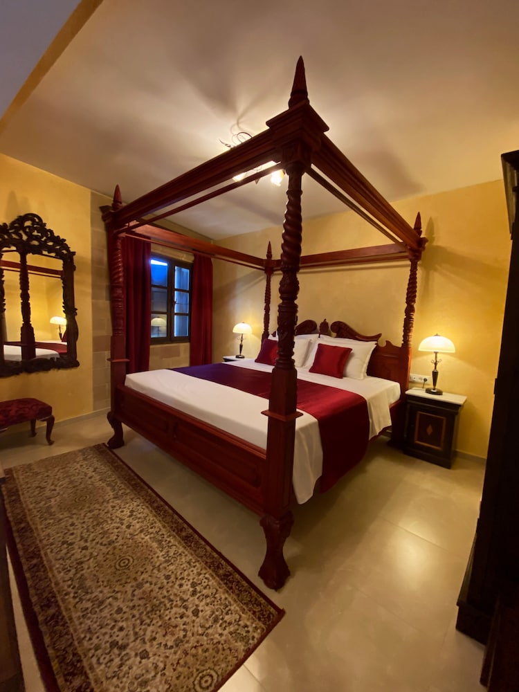 Double Room, 1 King Bed photo 2