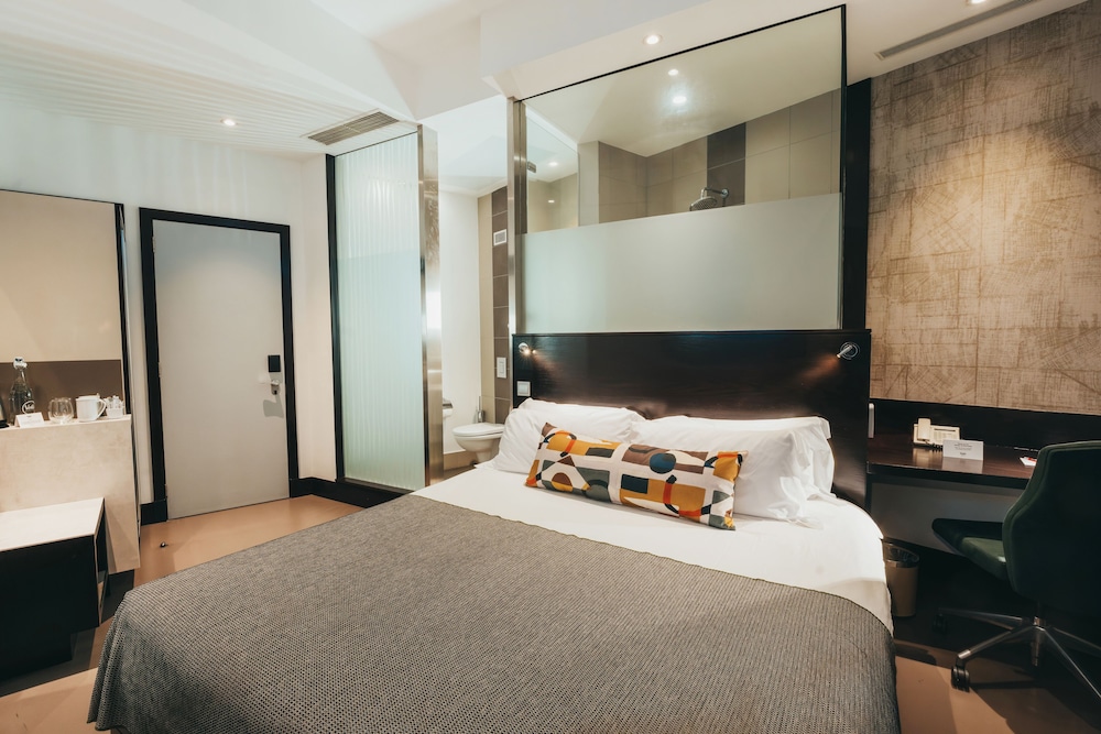 Standard Room photo 2