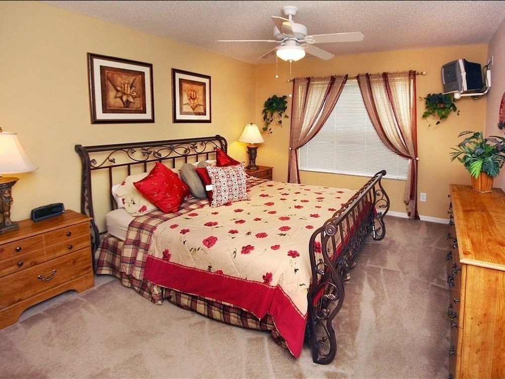 Family Villa, Multiple Bedrooms, Garden Area