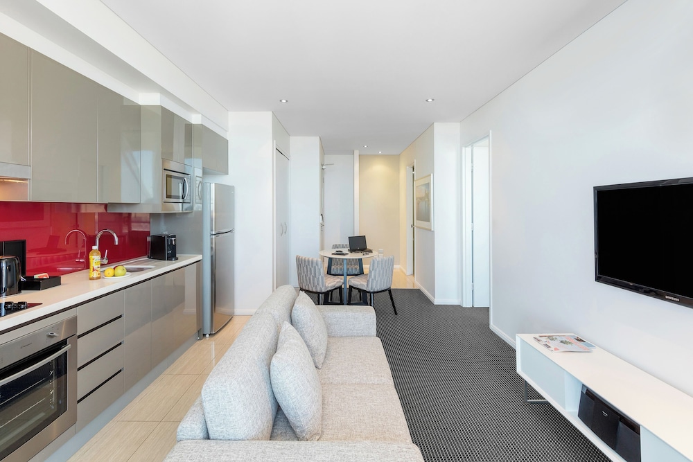 1 Bedroom Balcony Suite photo 3