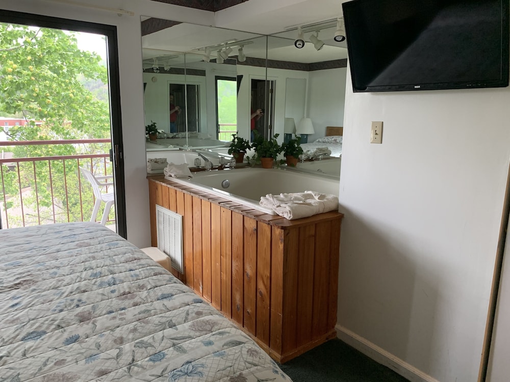 Condo, 1 Bedroom, Jetted Tub (511) photo 3