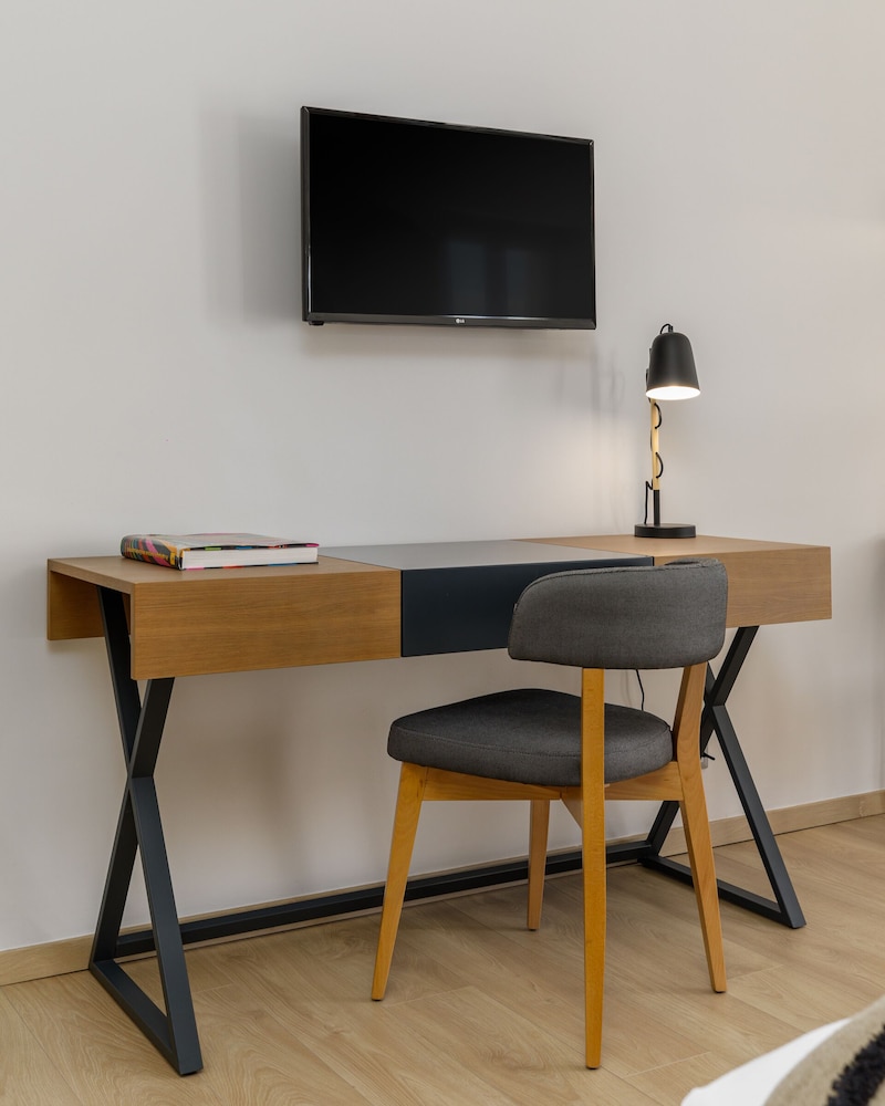 Junior Suite, Garden View, Ground Floor - Photo 2