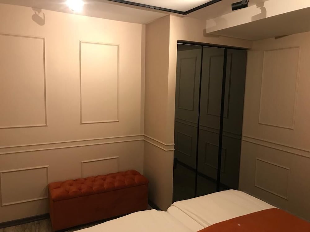 Family Apartment, 1 Bedroom, Garden View photo 3