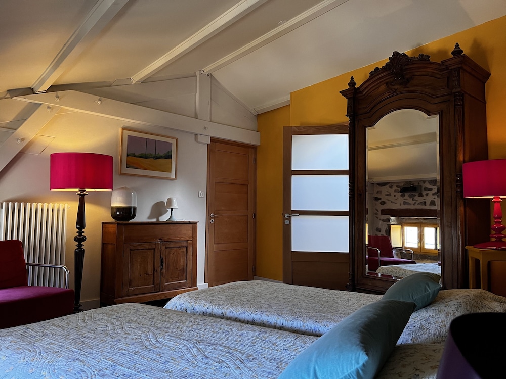 Room (Labraud)