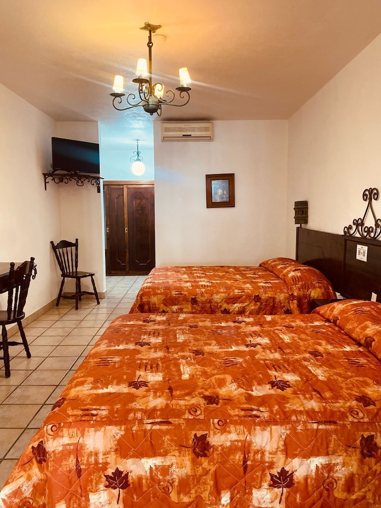 Standard Room, Multiple Beds (No Air Conditioning) photo 2