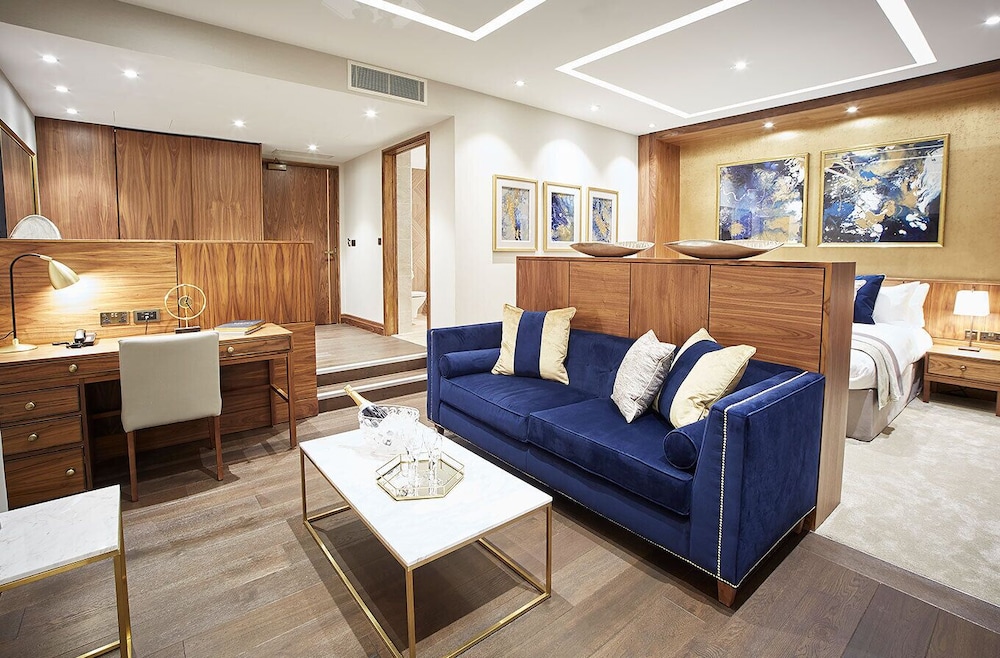 Large Suite Pitch View - Photo 3