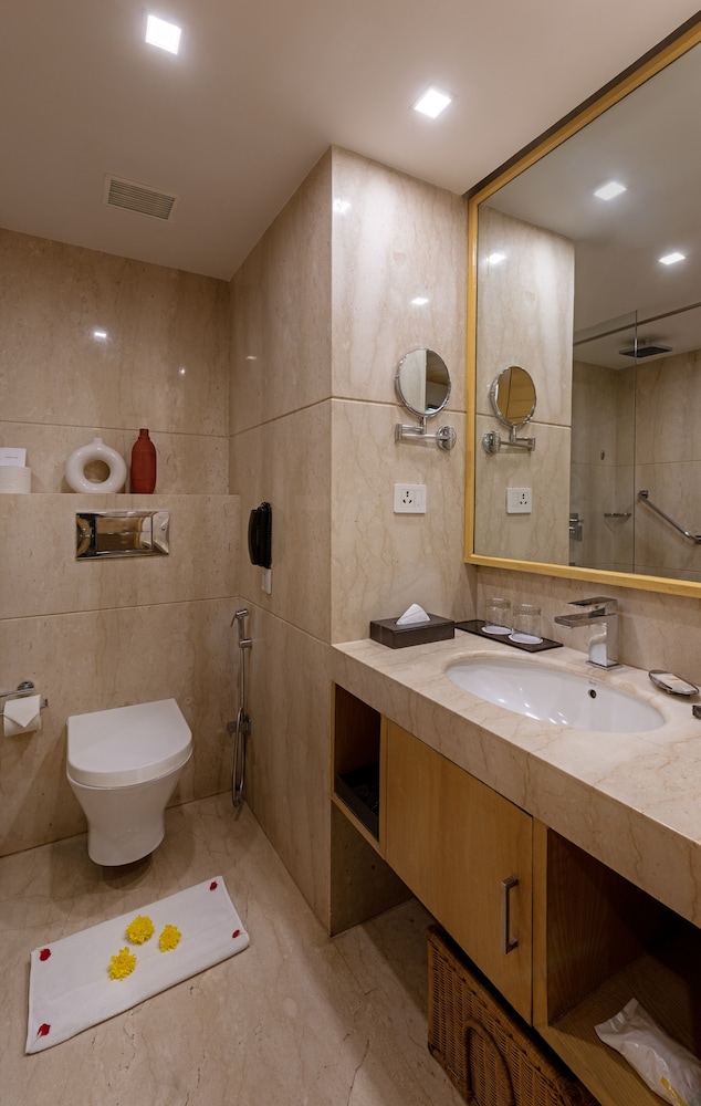 LUXE Room - Photo 3