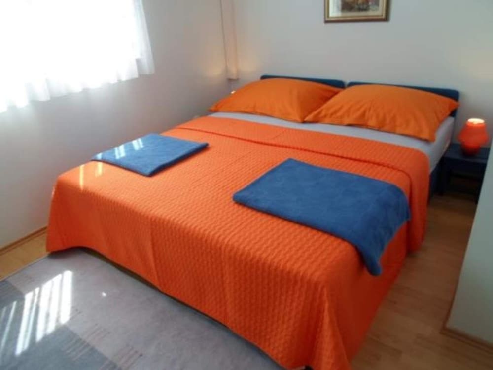 Apartment (Marko - 30m from beach - A4(2+2))