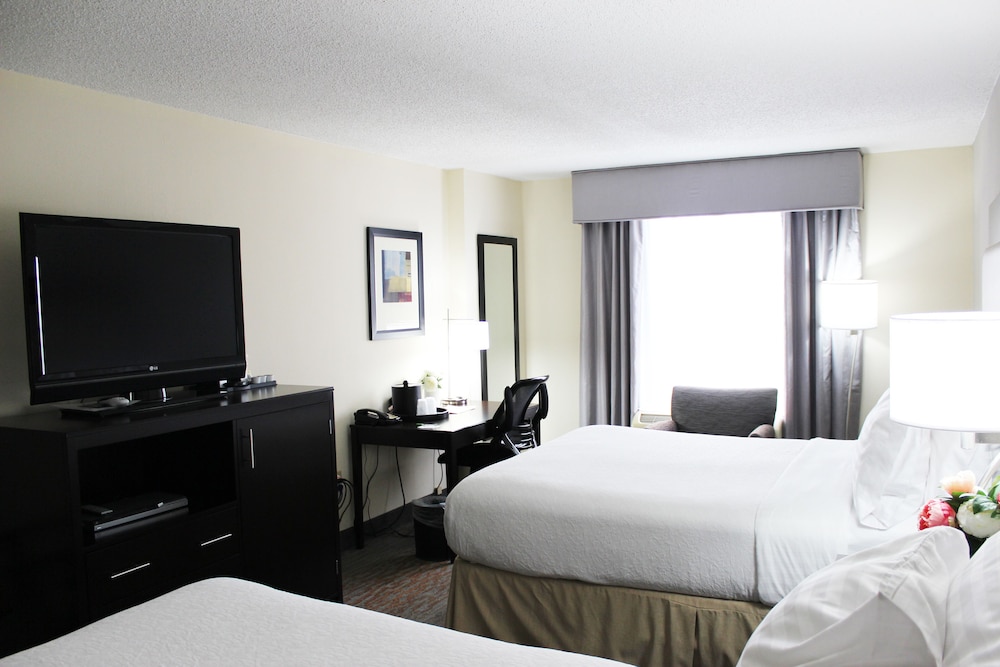 Standard Room, 2 Queen Beds - Photo 4