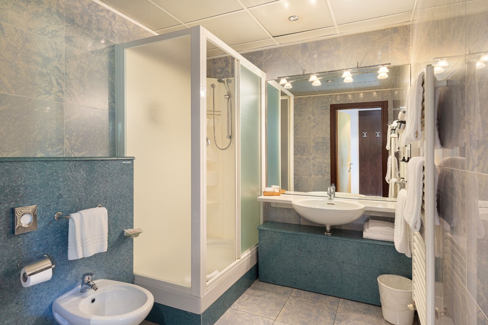 Deluxe Triple Room - Photo 10