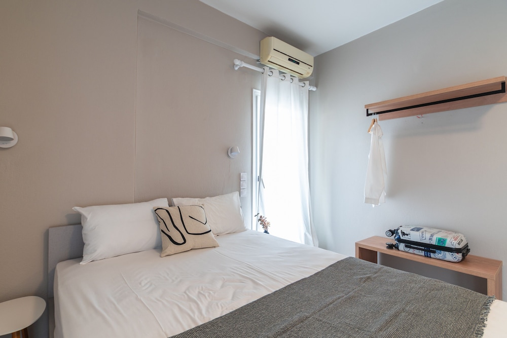 Deluxe Triple Room, Balcony, Sea View photo 2