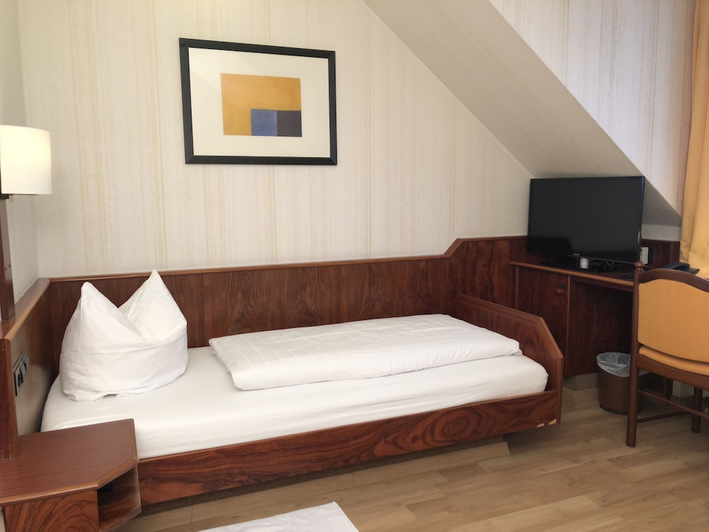 Economy Single Room Guest House - Photo 7