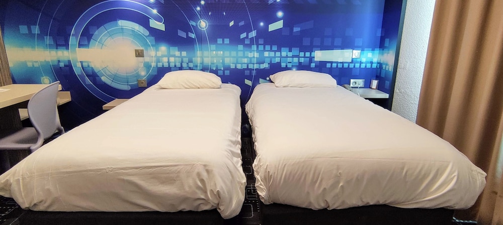 Standard Room, 2 Twin Beds photo 3