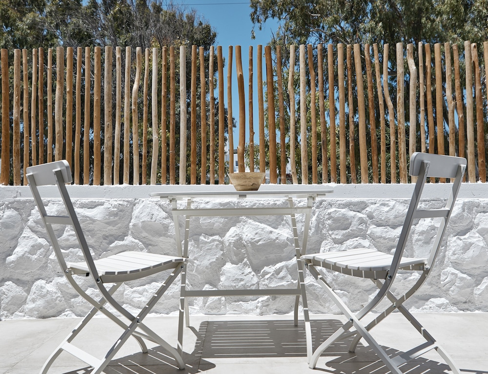 Deluxe Suite, Hot Tub (Outdoor) - Photo 12