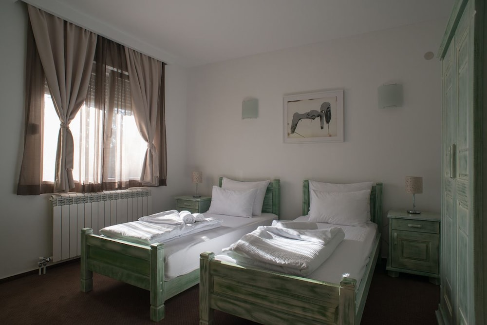 Standard Twin Room, Park View photo 3