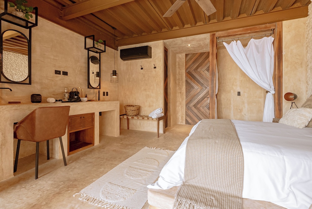 Senior Room, Pool View, Ground Floor