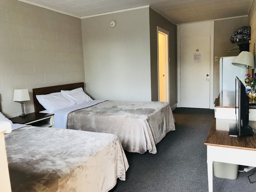 Standard Double or Twin Room, 2 Double Beds photo 1
