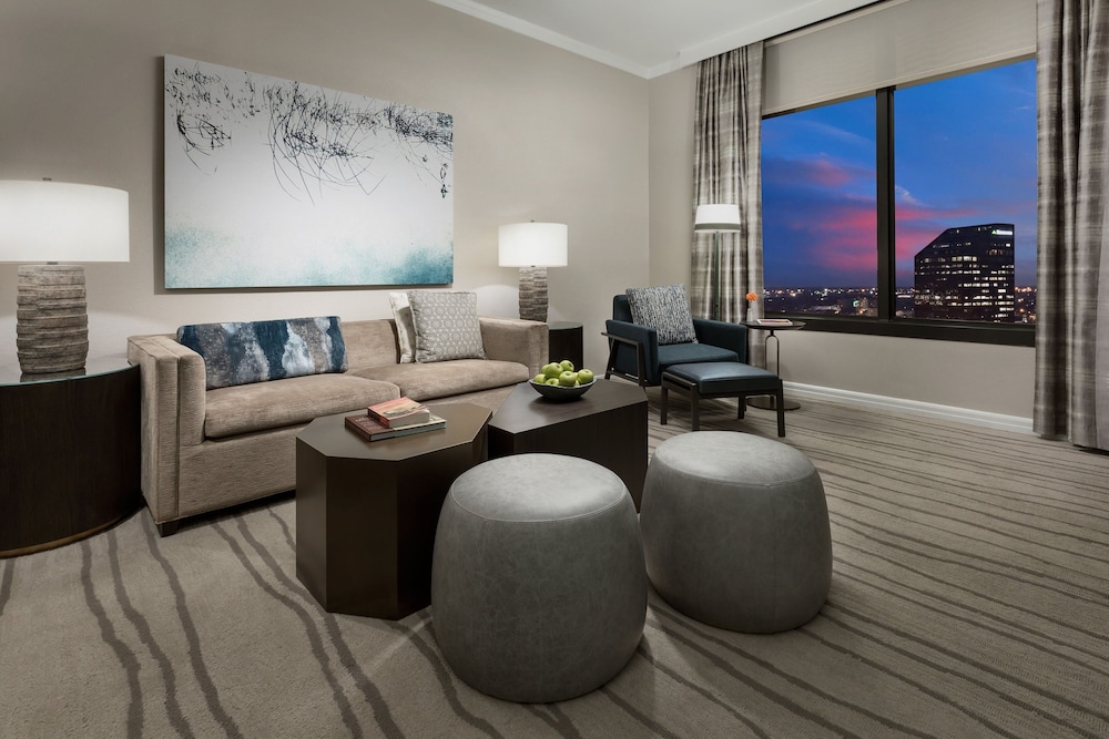 Suite, 1 King Bed, City View - Photo 5