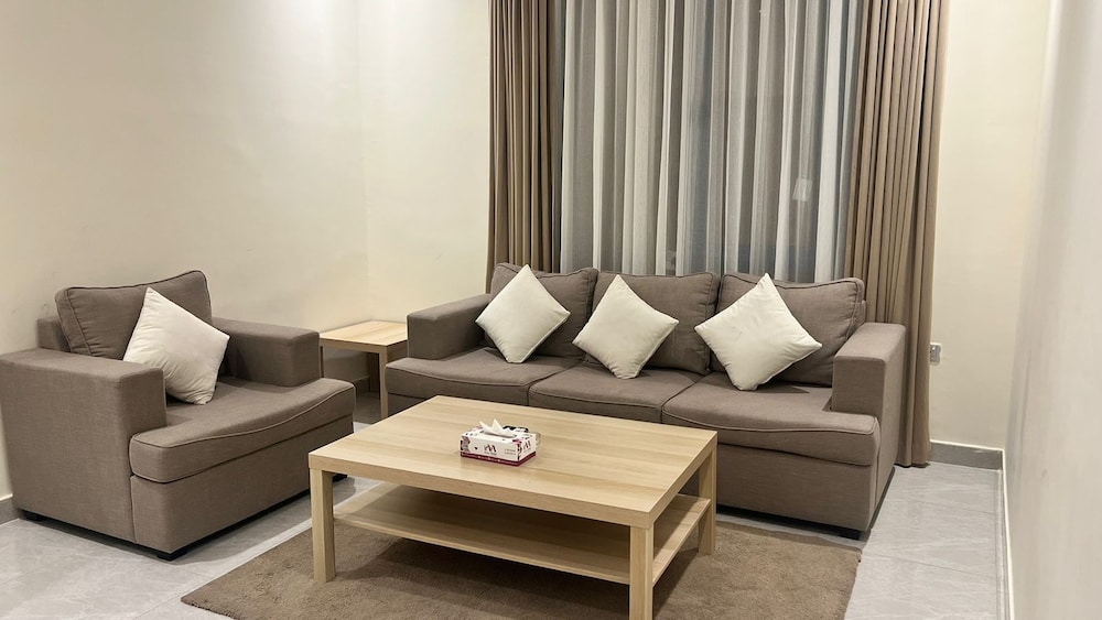 Basic Apartment photo 3