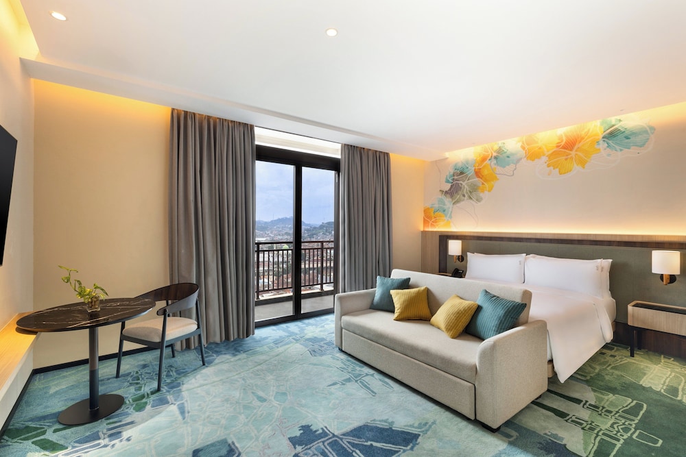 Suite, 1 King Bed (Bukit Randu City View) photo 3