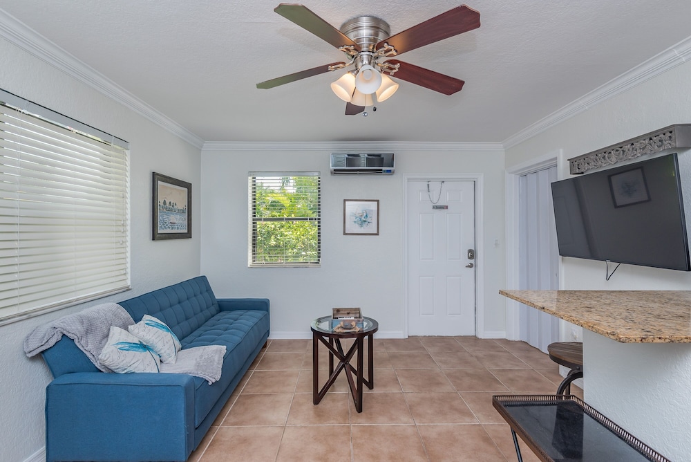 Luxury Duplex, 1 Bedroom, Pool Access