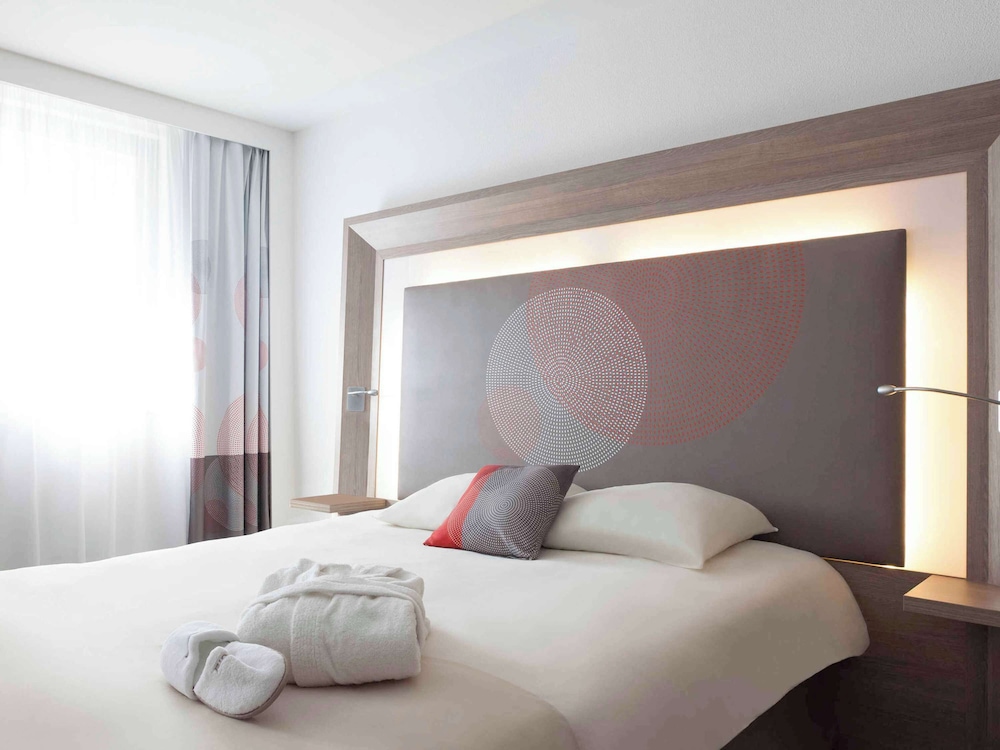 Suite, 1 King Bed photo 2