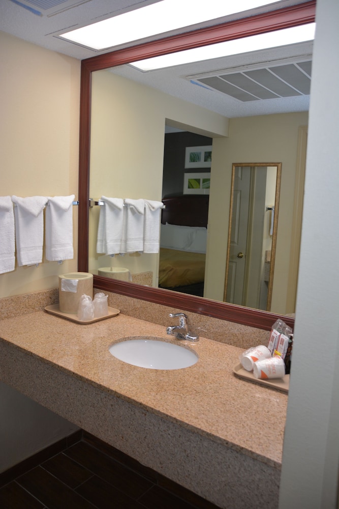 Room, 2 Queen Beds - Photo 2