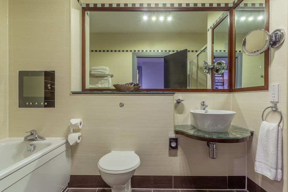 Suite, 1 Bedroom, Park View - Photo 4