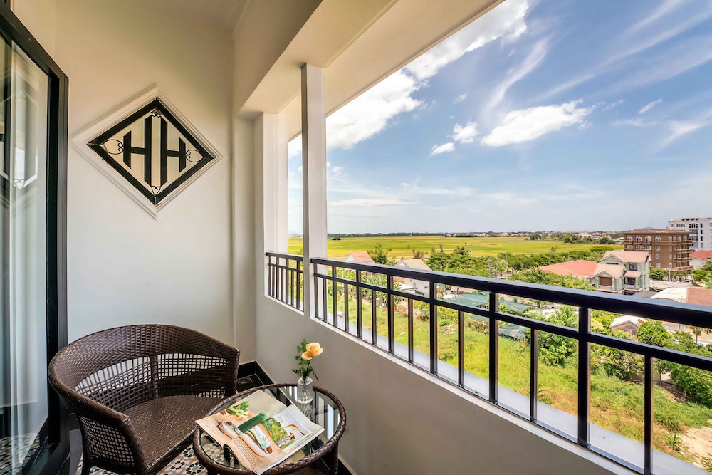 Executive Room, 2 Twin Beds, Balcony (Rice Field View) - Photo 7