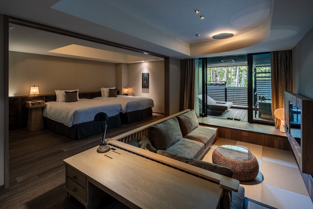 Premium Suite - Photo 1