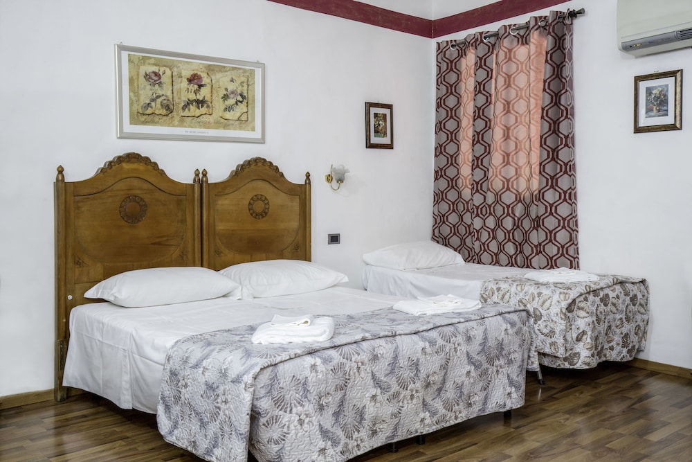 Standard Quadruple Room photo 3