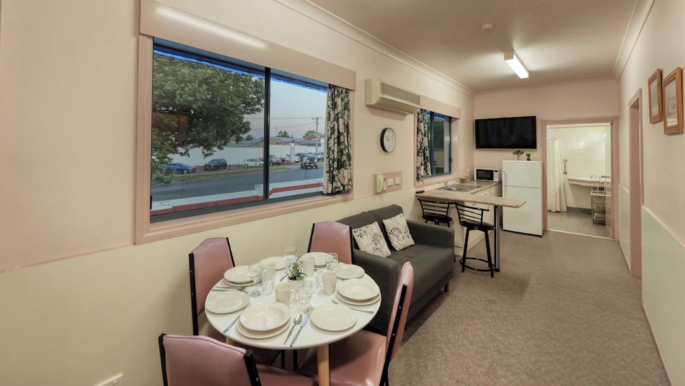 Two-Bedroom Family Suite, Accessible photo 3