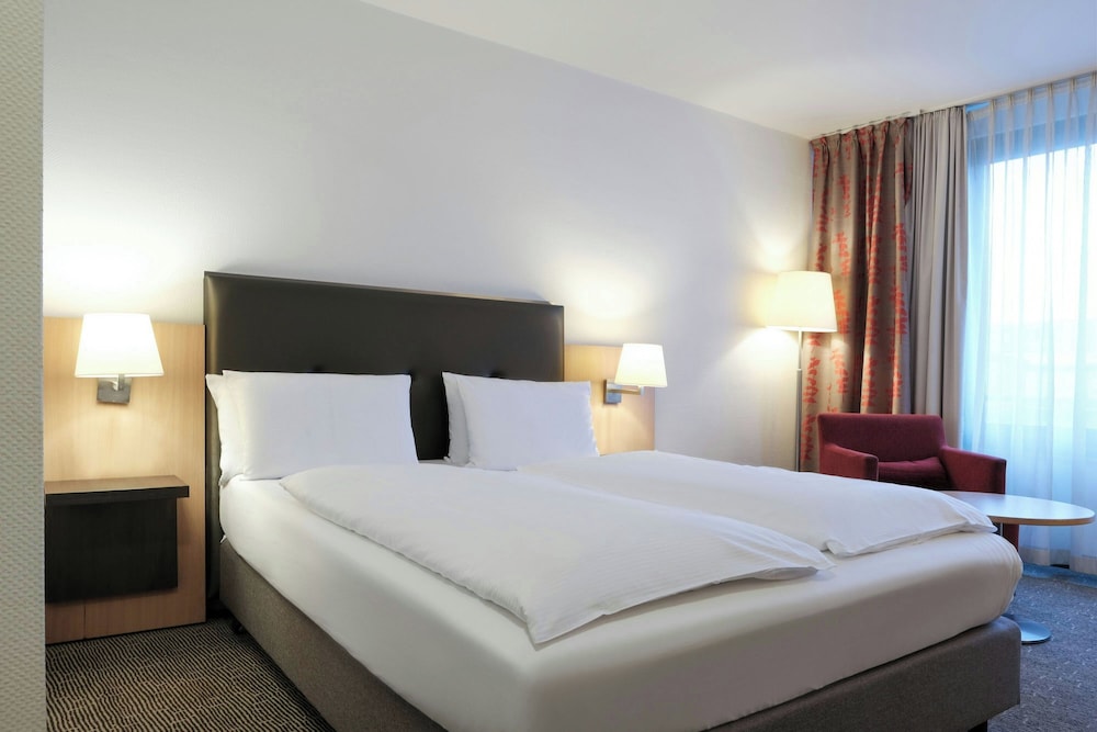 Standard Room, 1 Queen Bed - Photo 14