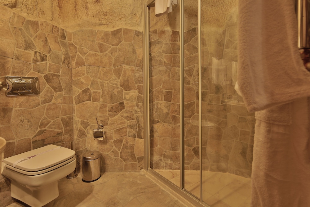 Honeymoon Room - Photo 13