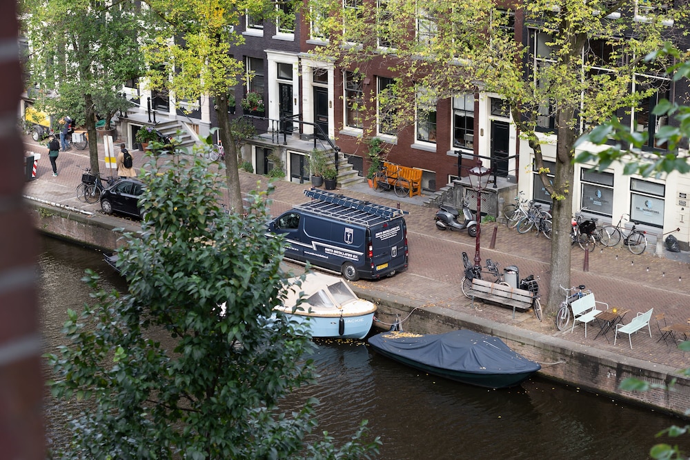 Room, 1 Queen Bed, Canal View