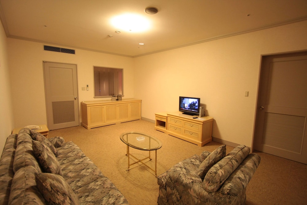 Corner Suite Room - Photo 7