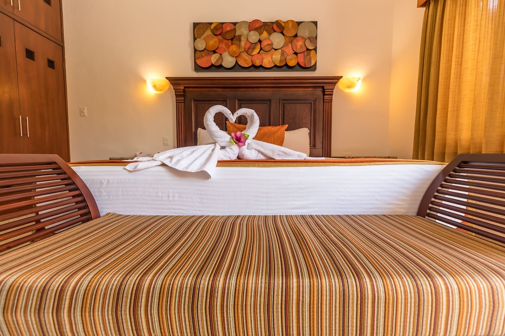Honeymoon Room - Photo 2