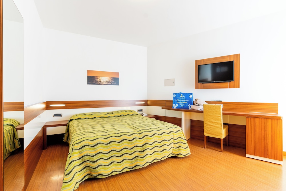 Standard Triple Room, Terrace photo 2
