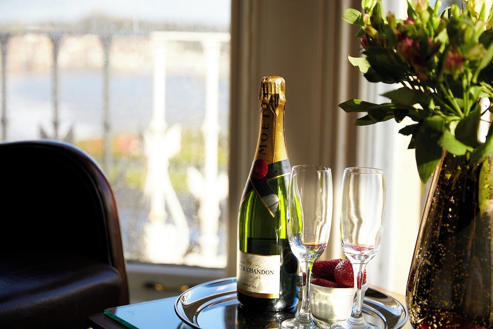 Luxury Apartment, 2 Bedrooms, Sea View photo 3