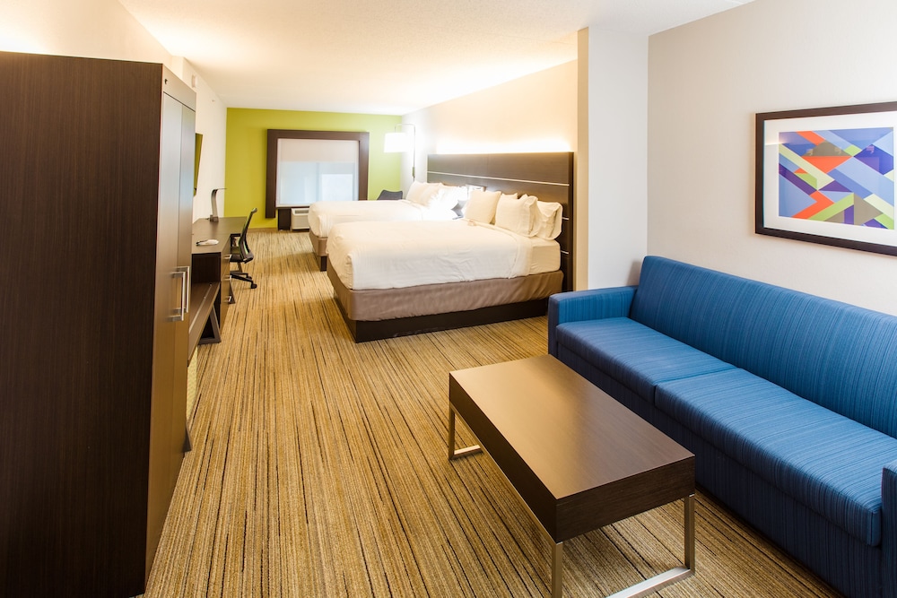 Suite, Multiple Beds - Photo 2