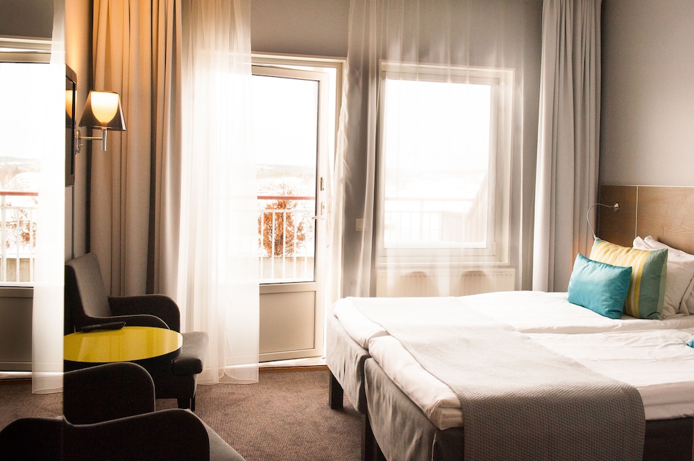 Superior Room, 1 King Bed (Plus) photo 2