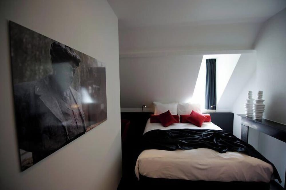 Standard Double Room photo 3