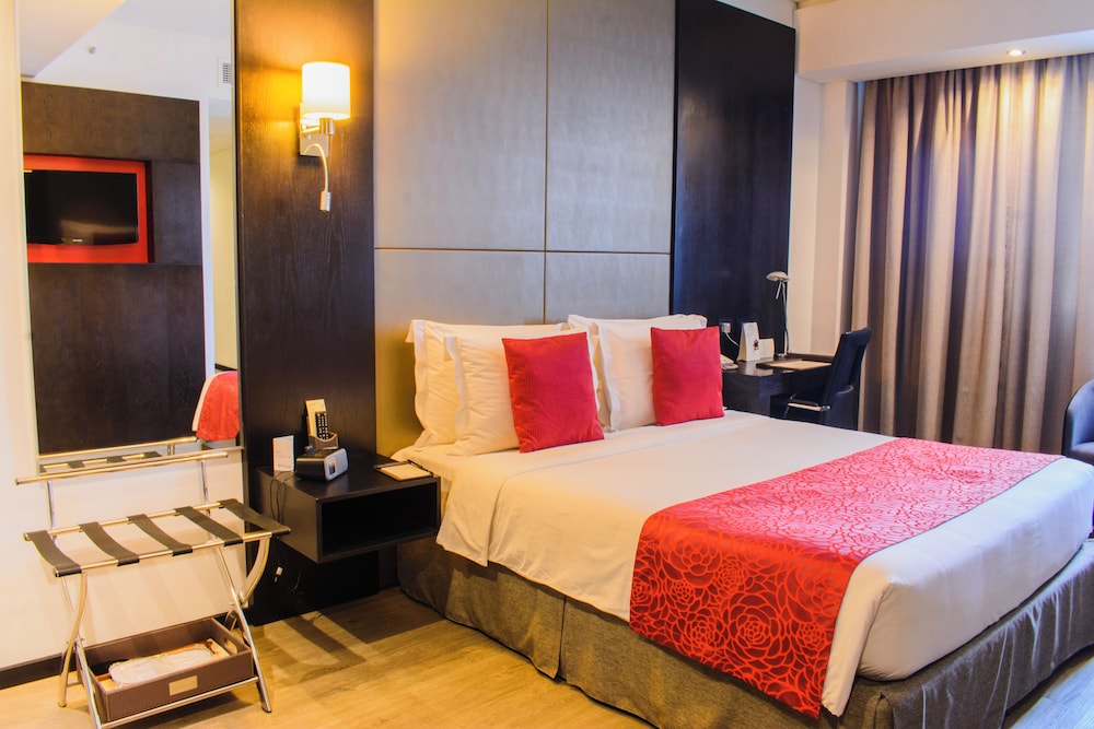 Executive Room, 1 Queen Bed, City View