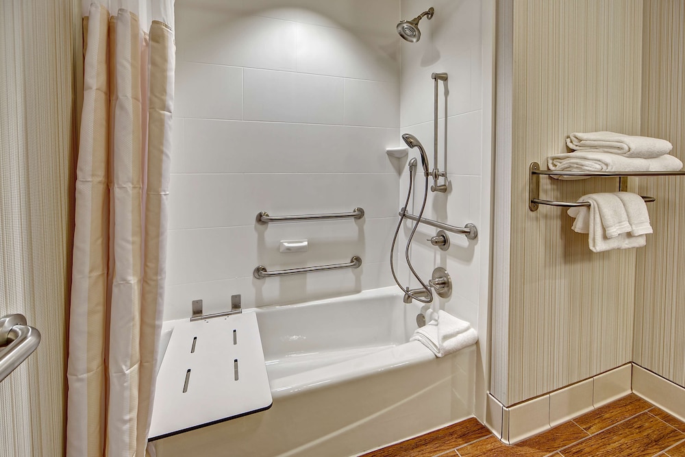 Room, 1 King Bed, Accessible, Bathtub