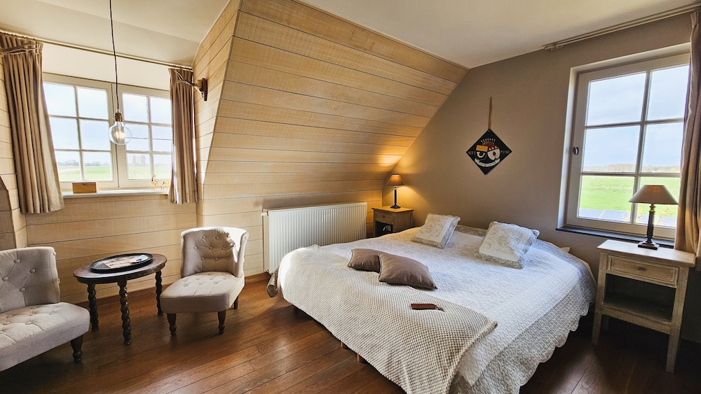 Comfort Suite photo 1