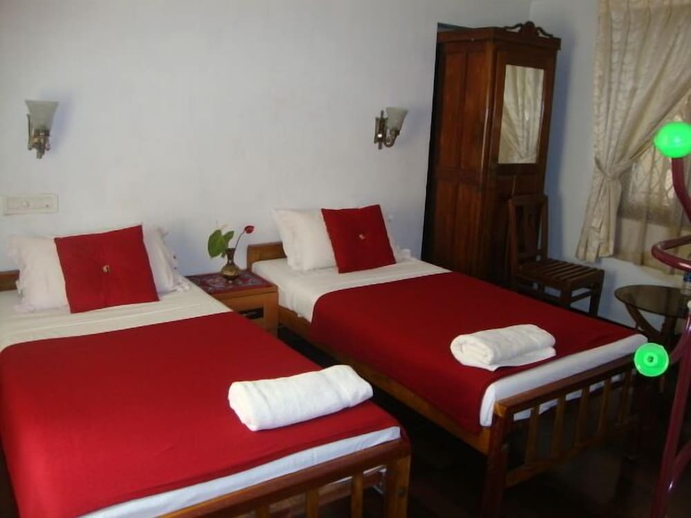 Standard Double Room photo 3