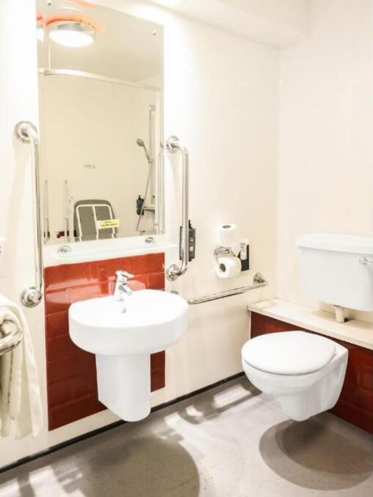 Standard Double Room - Photo 7