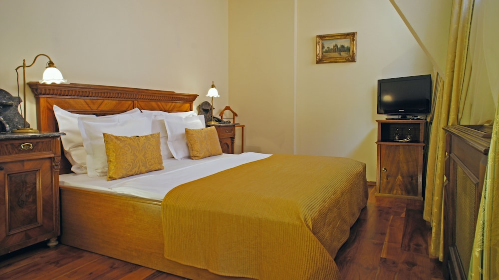 Available room