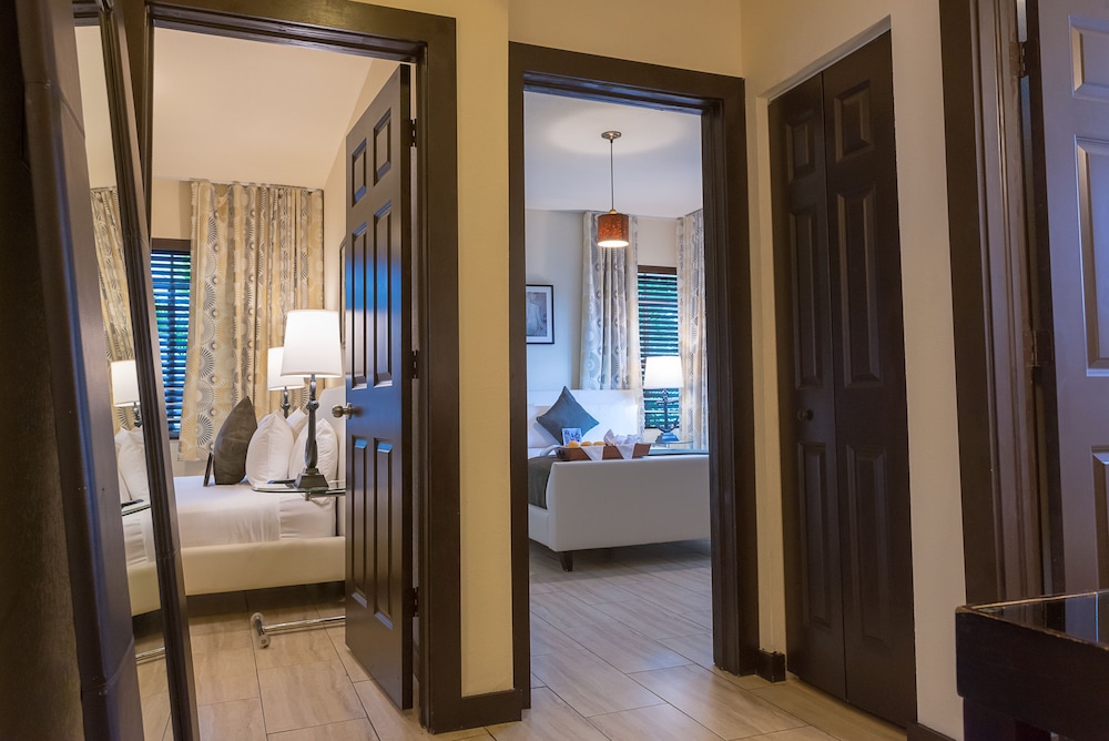 Two Bedroom Queen Suite - Photo 1