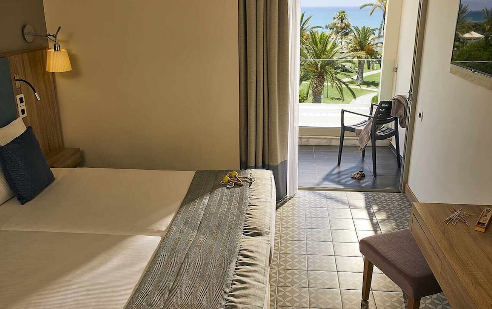 Family Room (Superior Triple Use)